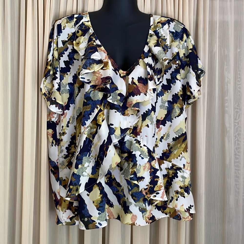 Large Daisy Fuentes Ruffled Blouse - Picture 3 of 7